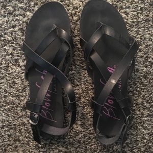 Women’s sandals
